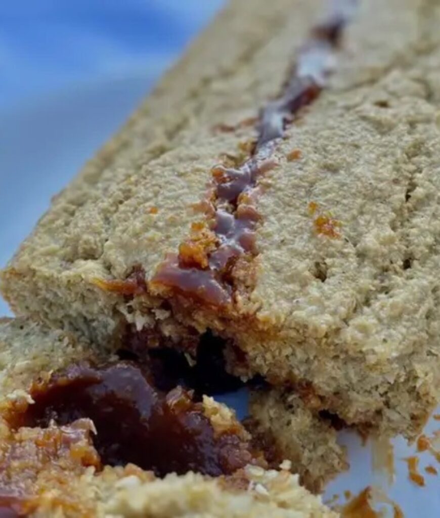 Budín de coco y dulce de leche